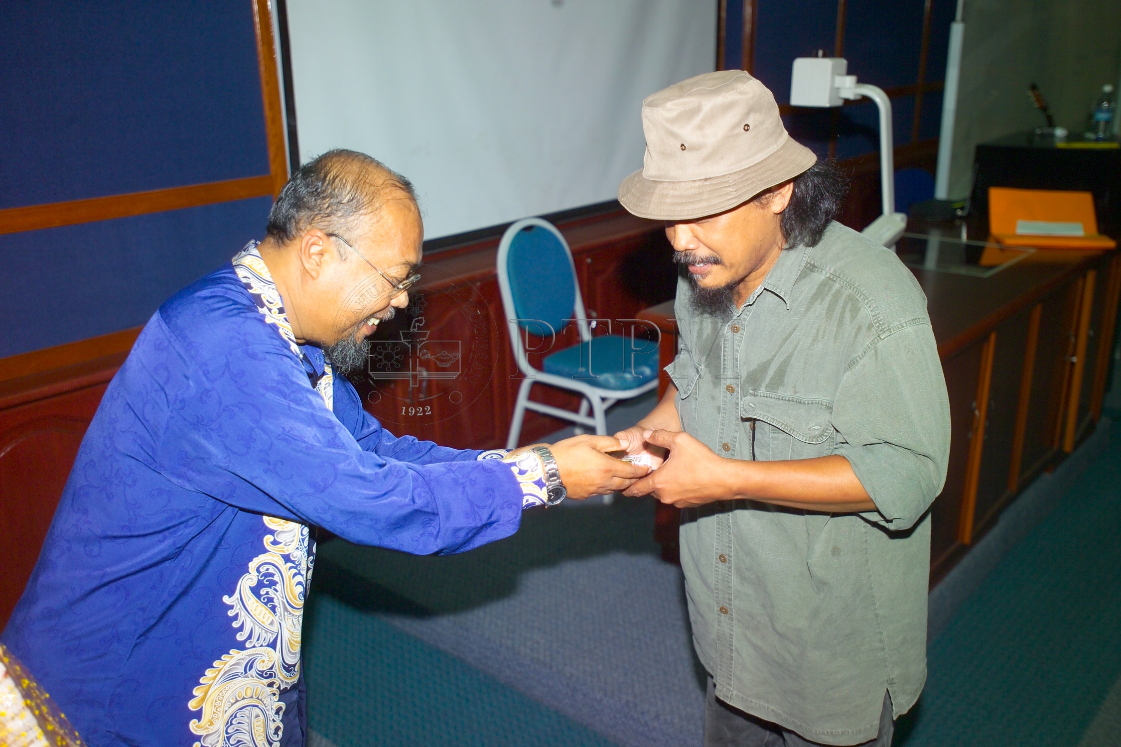 PTPM 05 20 puisi D9X30192